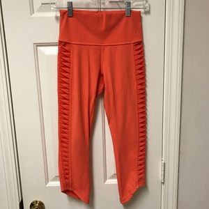 Lululemon yoga crops. Size 4